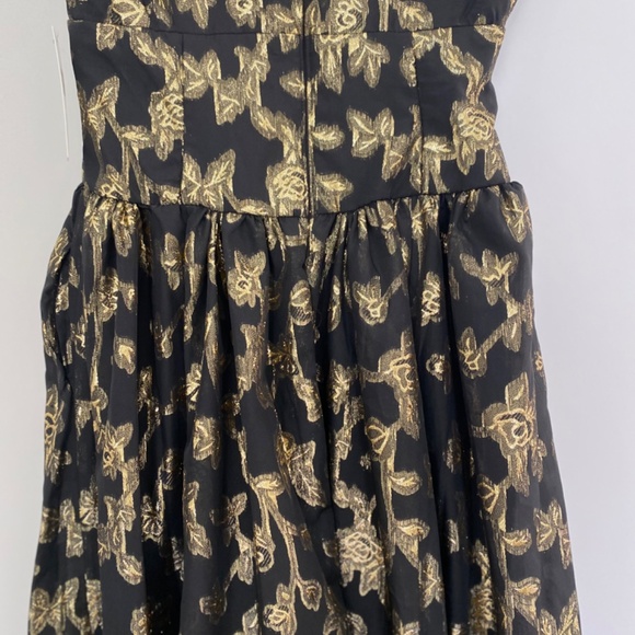 Taylor Holiday Dress - Picture 7 of 10